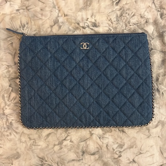 BRAND NEW Authentic Chanel Denim O Case Pouch Clutch Medium - Picture 2 of 10